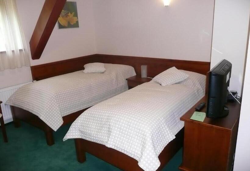 בית מלון כפרי U Parku