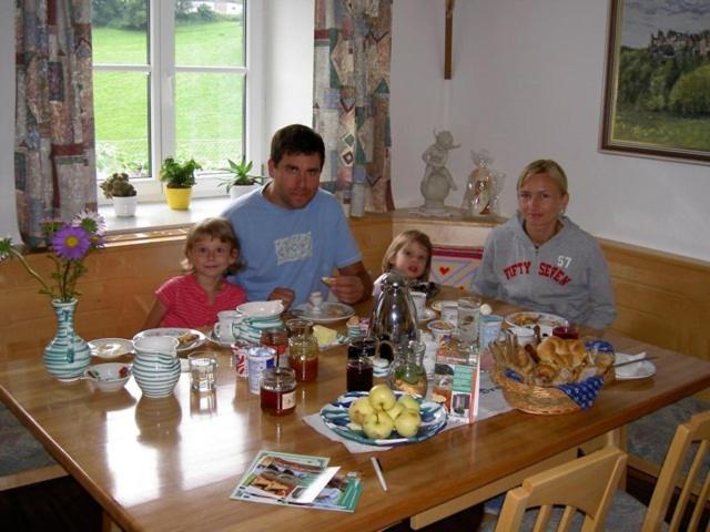 ホテル Urlaub Am Bauernhof Wenigeder   Familie Klopf