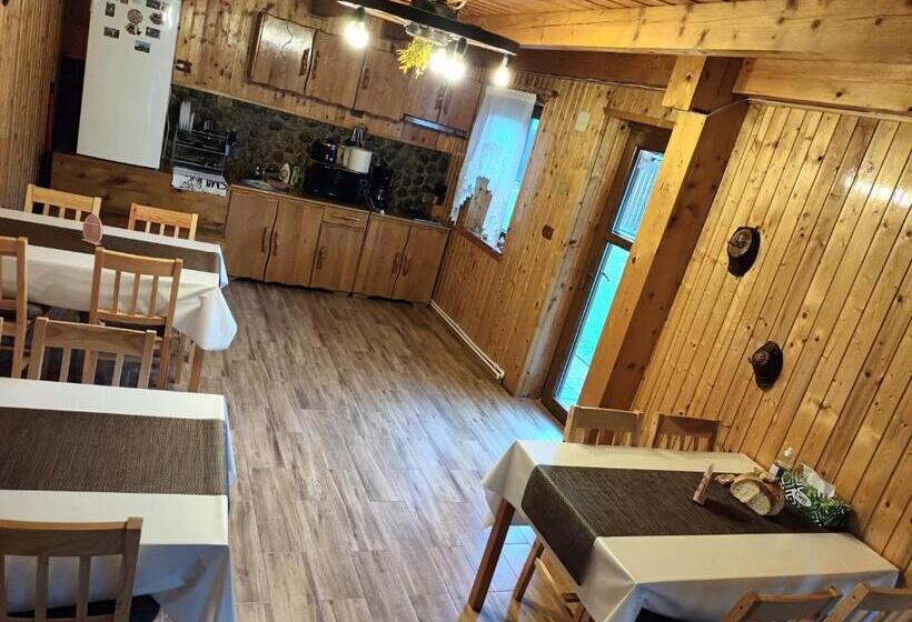 پانسیون Casa Bunicii