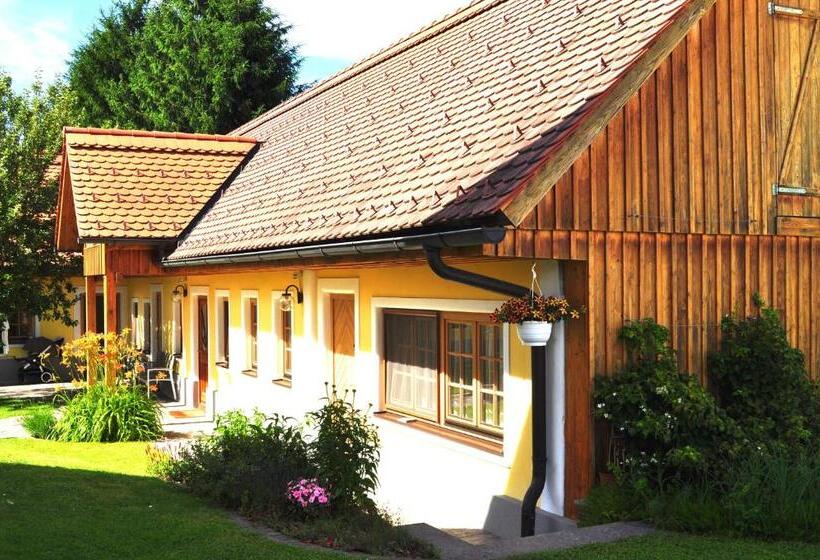 ペンション Haus Schönegger