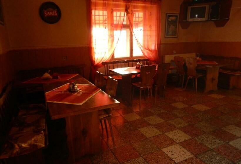 膳宿费 Penzión A Reštaurácia Pod Hradom, Turńa Nad Bodvou