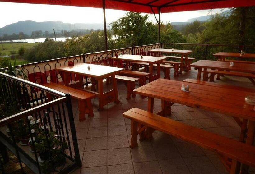 膳宿费 Penzión A Reštaurácia Pod Hradom, Turńa Nad Bodvou