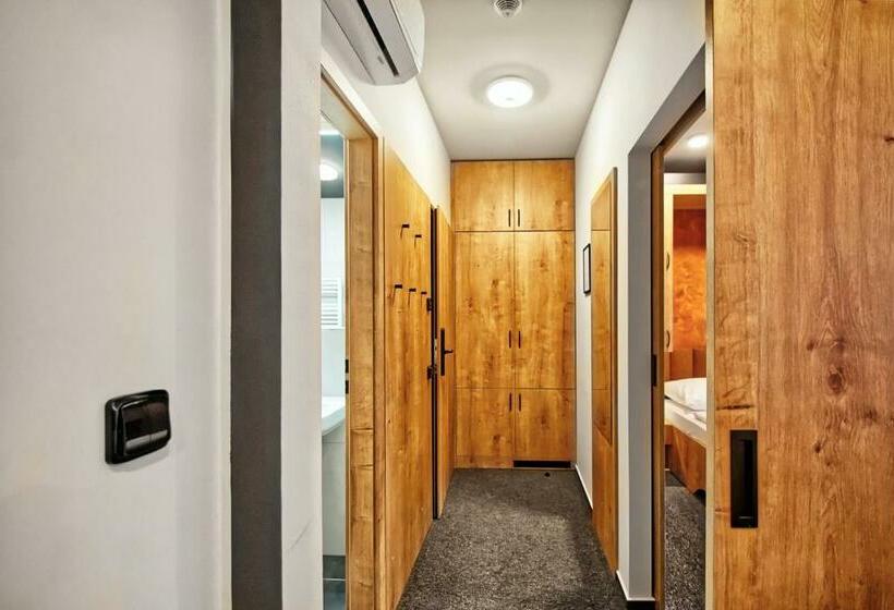 פנסיון Restaurace A Penzion Praha