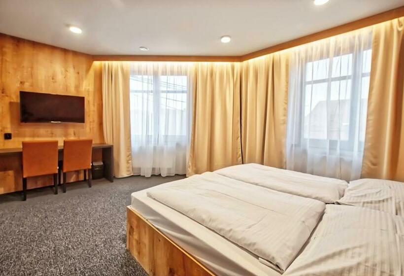 פנסיון Restaurace A Penzion Praha