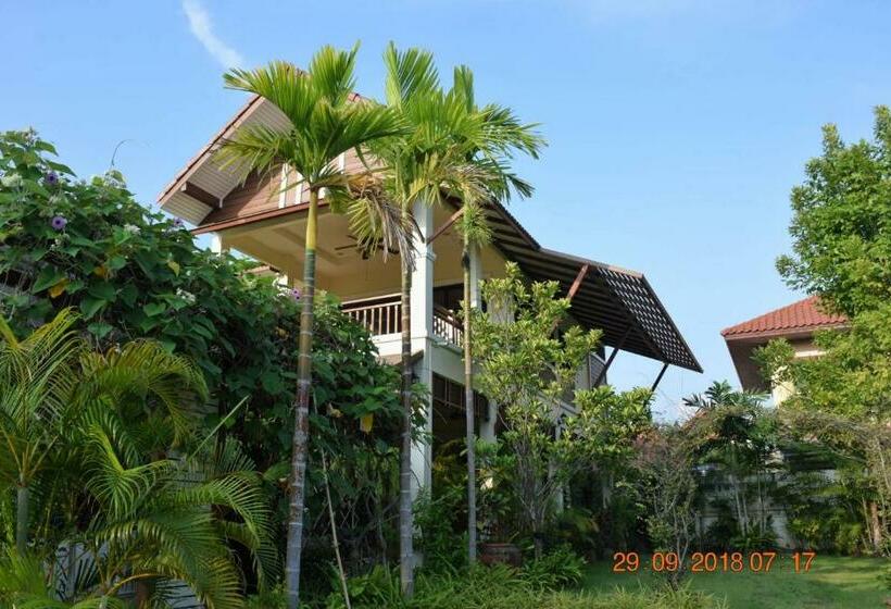 بنسيون Rimtalay Angsila Guesthouse