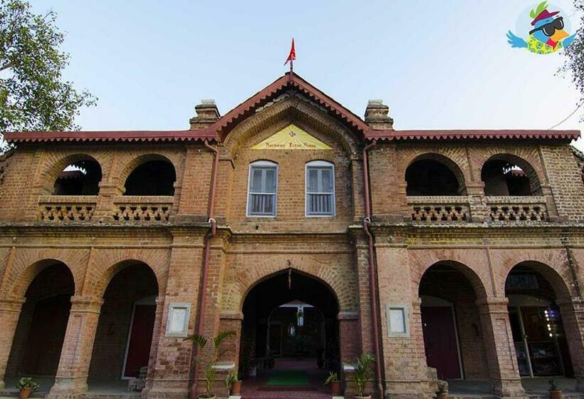 호스텔 Naurang Yatri Niwas