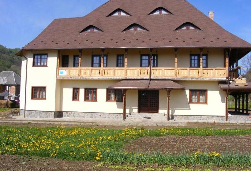 ホテル Pensiunea Sanziene