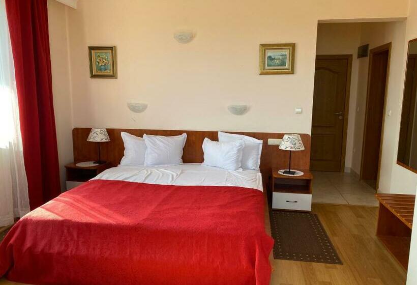 펜션 Guest House Golden Flake 4km From Bolata Beach