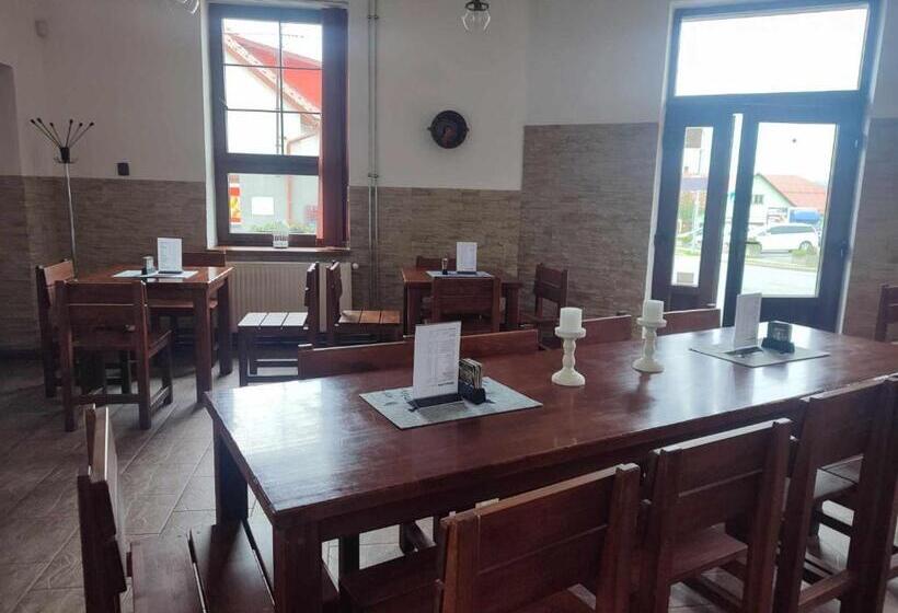 膳宿费 Penzion A Restaurace Na Salaši