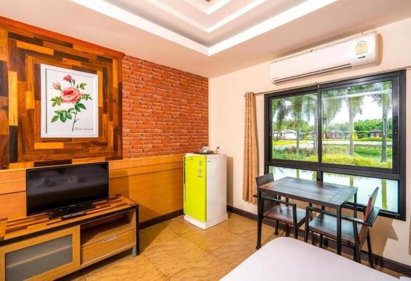 Prew Lom Chom Nam Resort