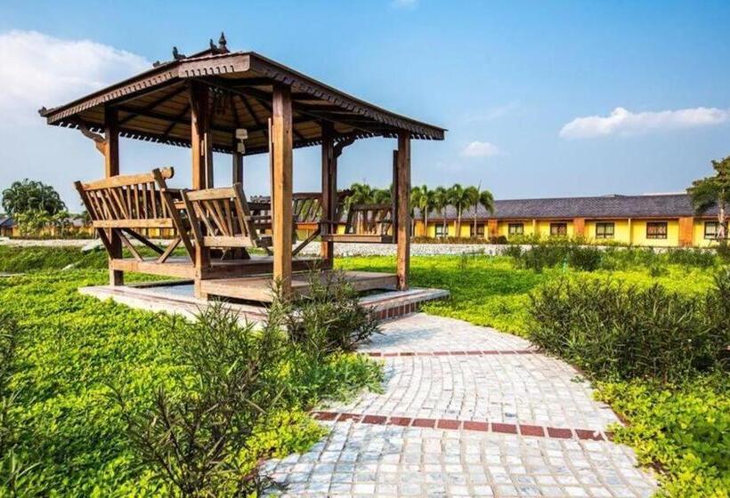 Prew Lom Chom Nam Resort