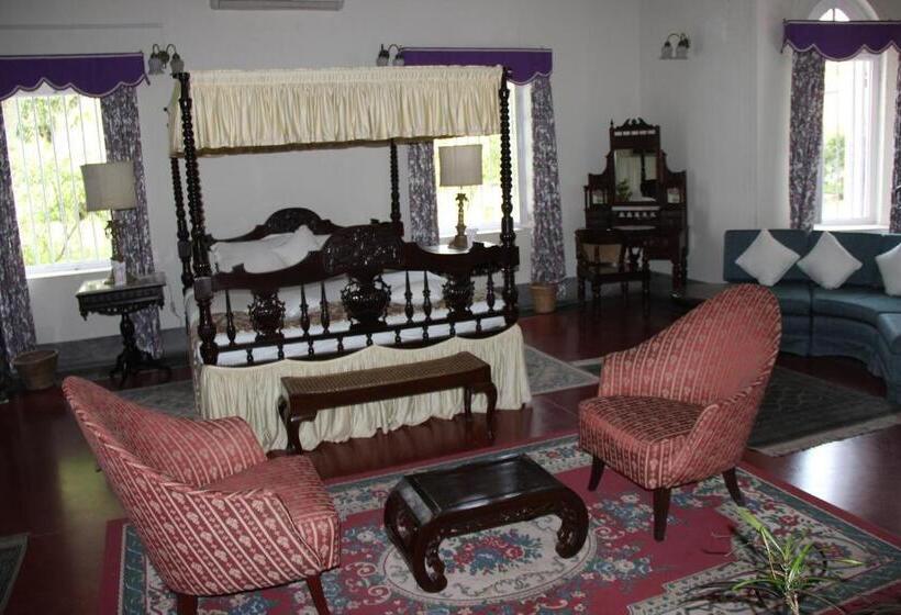 منتجع Thengal Manor
