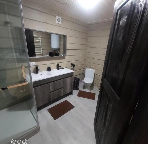 ユースホステル Berloga Sinevir