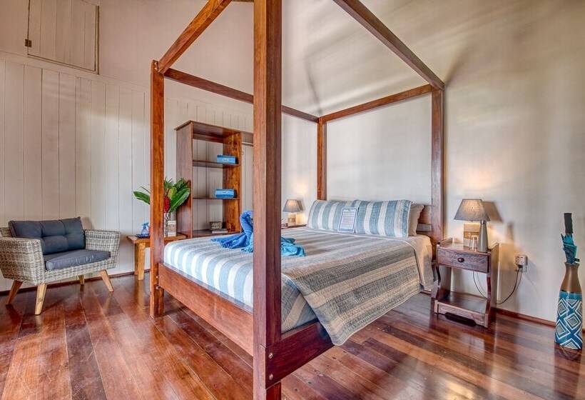 مبيت وإفطار Oasis Bluff Beach