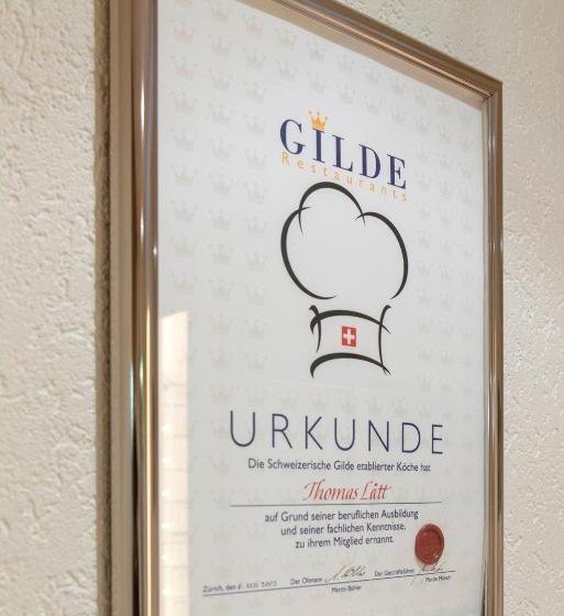 Отель Gasthof Kreuz Mühledorf
