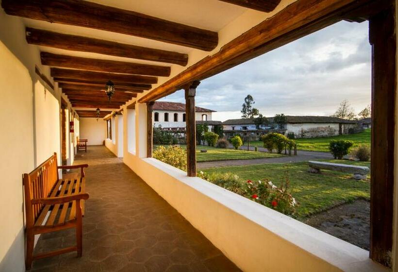 فندق Hacienda San Agustin De Callo