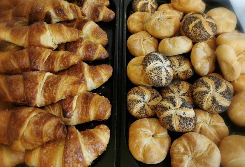 فندق Patyi étterem és