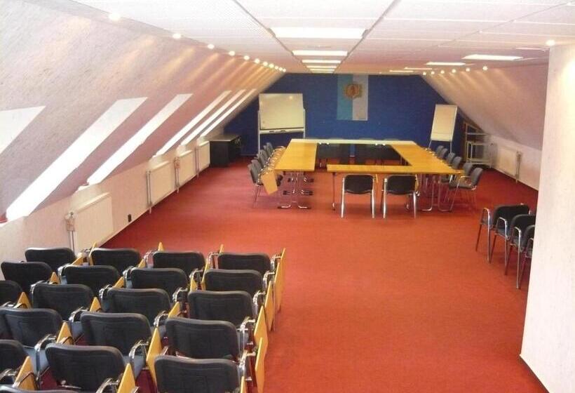 فندق Patyi étterem és