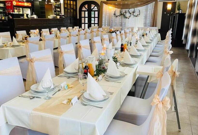 فندق Patyi étterem és