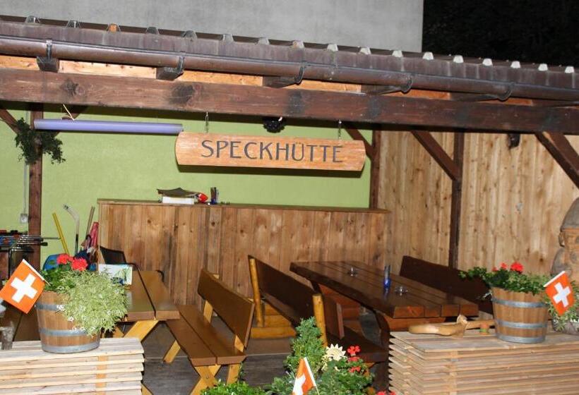 בית מלון כפרי Urirotstock