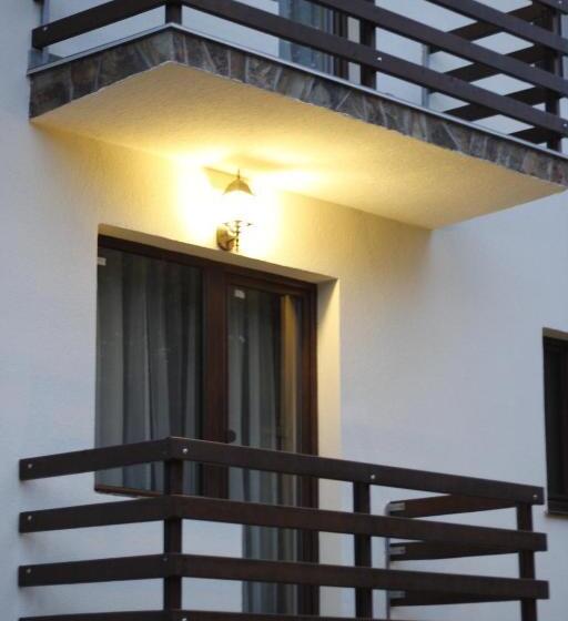 پانسیون Casa Laur Cu Plajă Privată
