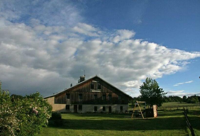 ユースホステル Auberge De La Perdrix