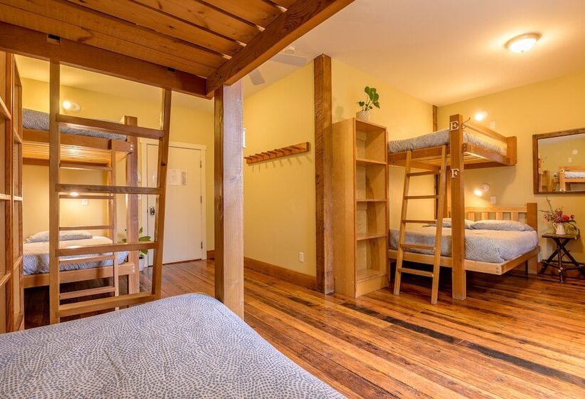 הוסטל Riding Fool Accommodation