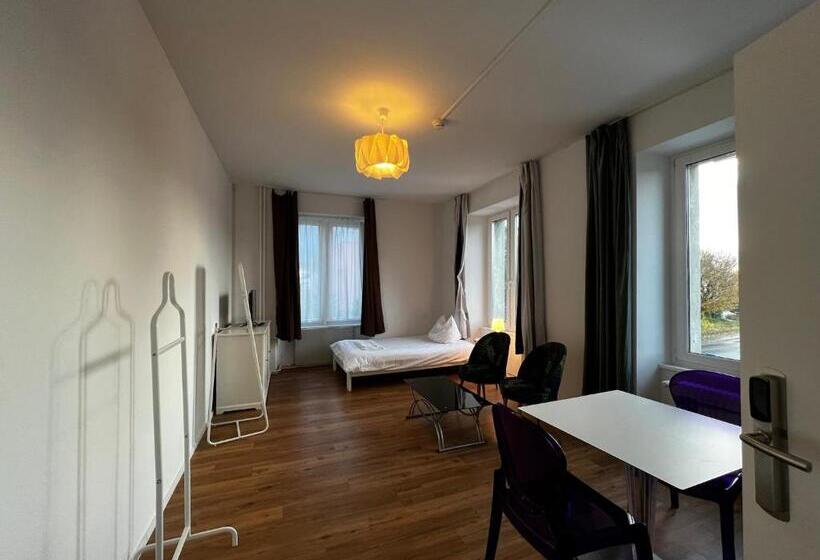 旅馆 Smartroom Hotel Rössli Hunzenschwil