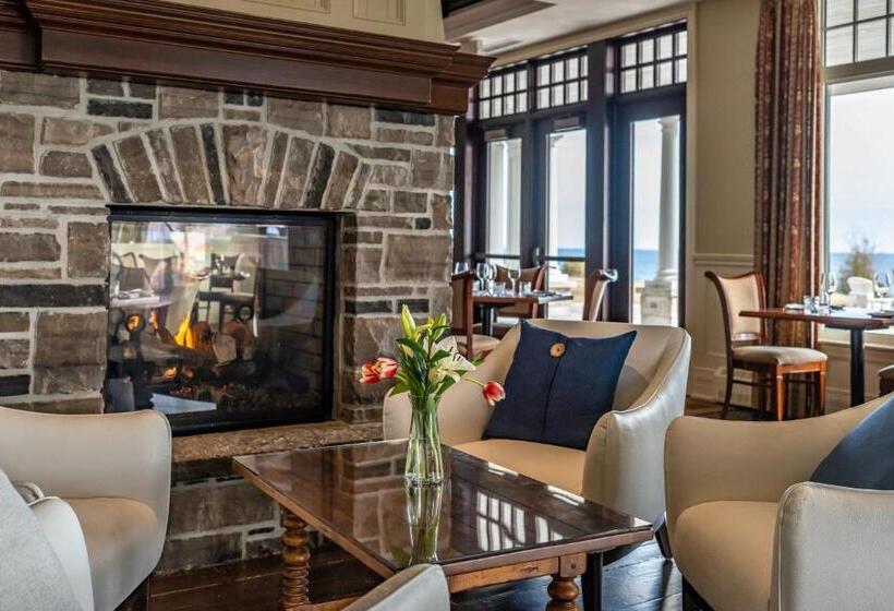 فندق صغير The Inn At Cobble Beach