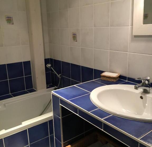 مبيت وإفطار Chambres D'hôtes Les Templiers