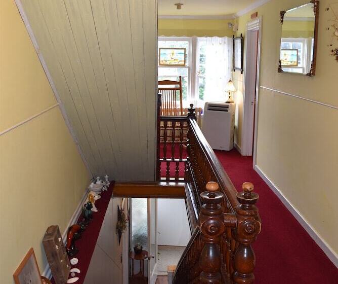 مبيت وإفطار The Spaniards Room Heritage Home