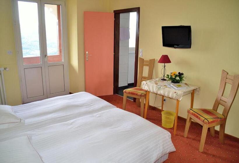 בית מלון כפרי Hôtel Restaurant Roess