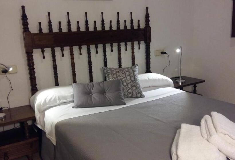 پانسیون Hostal Moliné