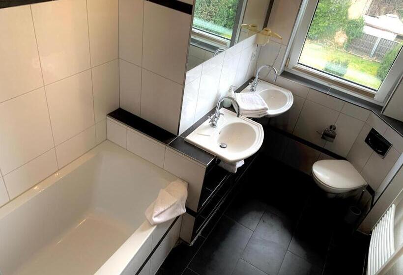 펜션 Ratskeller Hotel & Restaurant Lindow