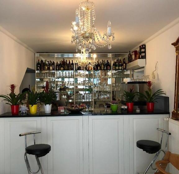 펜션 Ratskeller Hotel & Restaurant Lindow