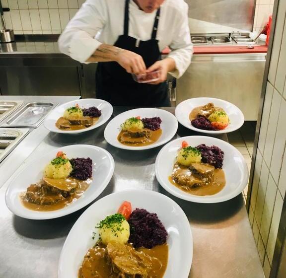 Пансион Und Restaurant Post Prienbach