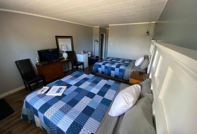 The Pines Motel And Cottages