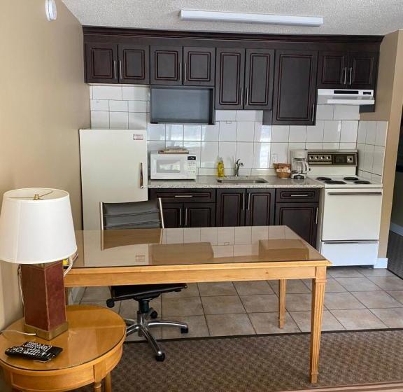 Twin Creeks Motel
