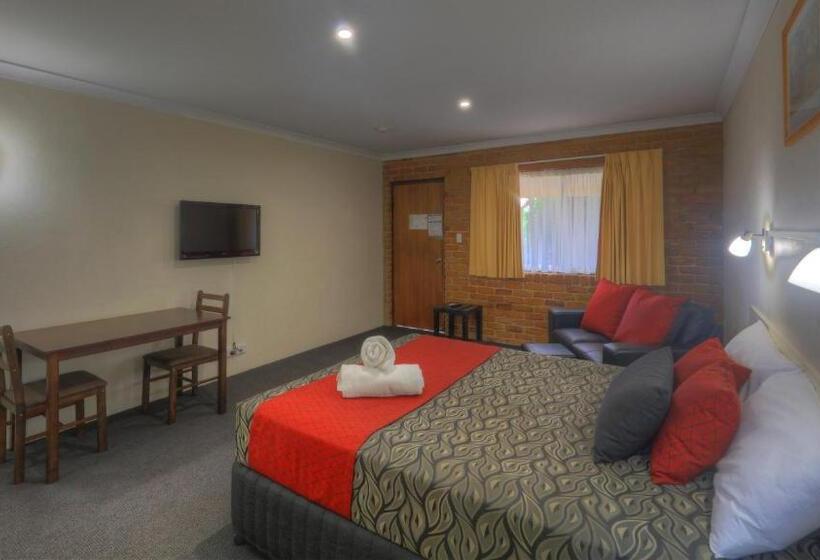Wondai Colonial Motel & Ivory S Restaurant