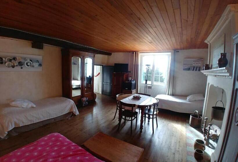 مبيت وإفطار Chambres D Hotes Manoir Le Cristal  Futuroscope à Petit Prix