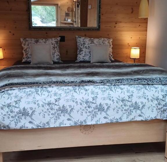 مبيت وإفطار Chesa Staila