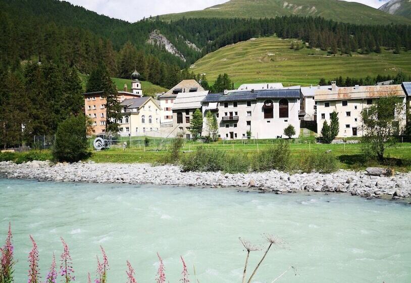 فندق Chesa Stuva Colani