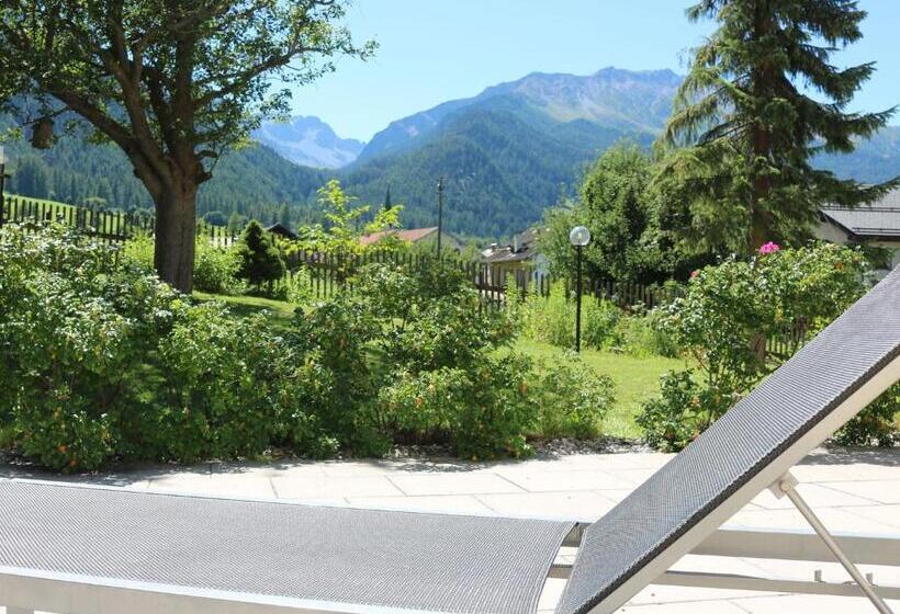 ホテル Schweizerhof Sta Maria