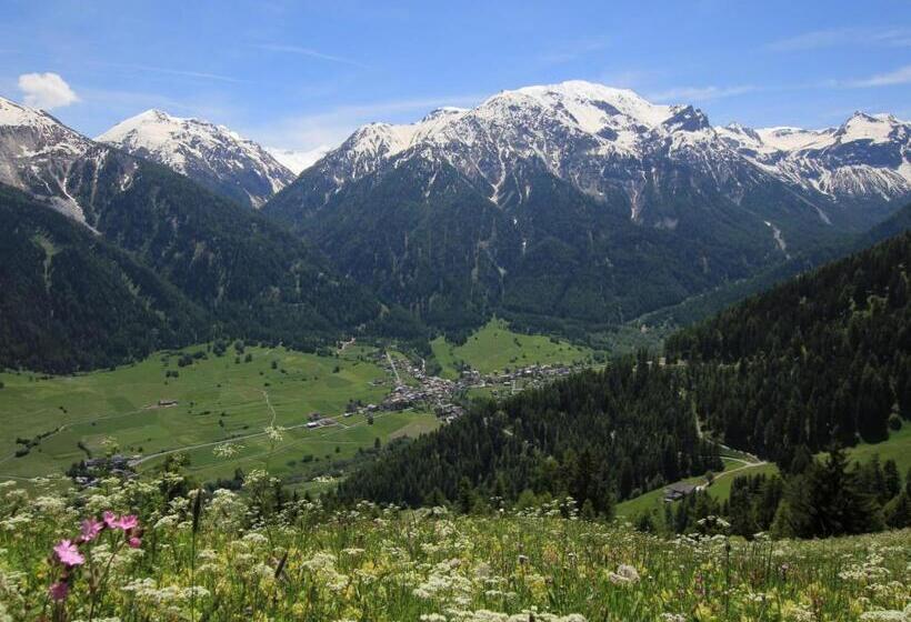 ホテル Schweizerhof Sta Maria