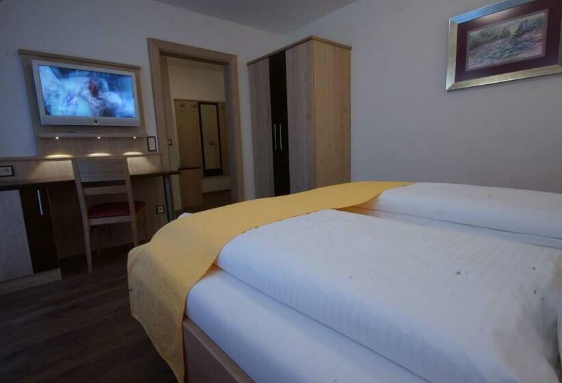 بنسيون Landgasthof Trattnig