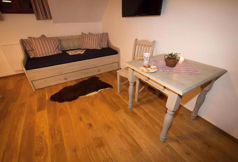 פנסיון U Námořníka Restaurant A Penzion