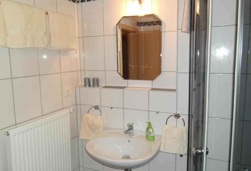 ベッドアンドブレックファースト Weingut U. Gästehaus Menten