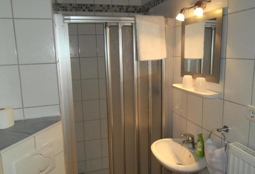 ベッドアンドブレックファースト Weingut U. Gästehaus Menten