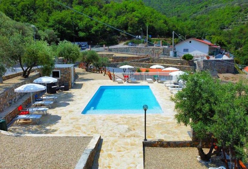 ホテル Agriturismo Monte Acuto   Natura, Mare & Relax In Piscina