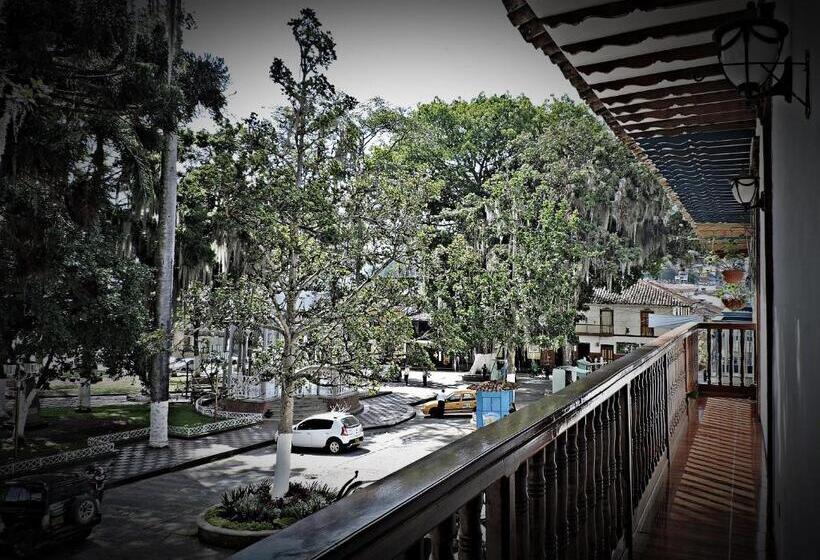 هتل Las Marías Family Home